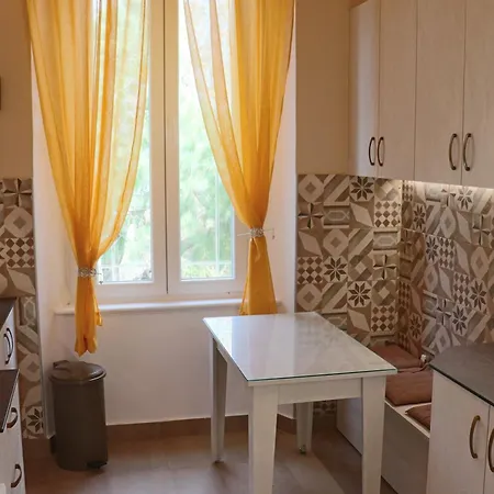 Appartement Mit Meerblick Und Grosser Terrasse