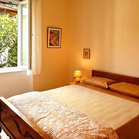 Appartamento Mit Meerblick Und Grosser Terrasse